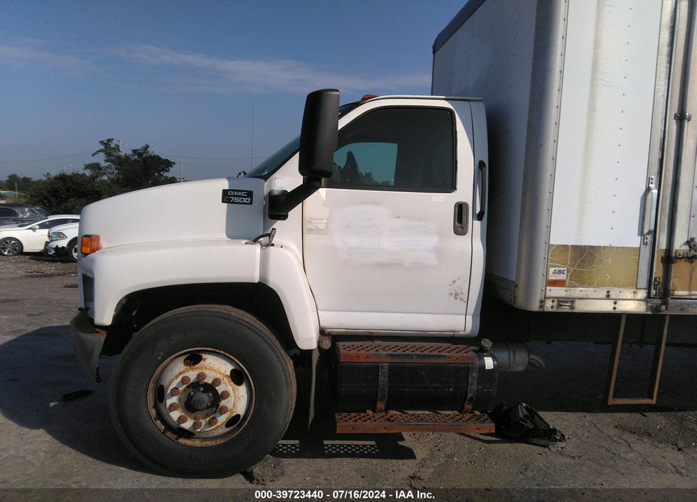2007 GMC C7500 C7C042 VIN: 1GDJ7C1327F404169
