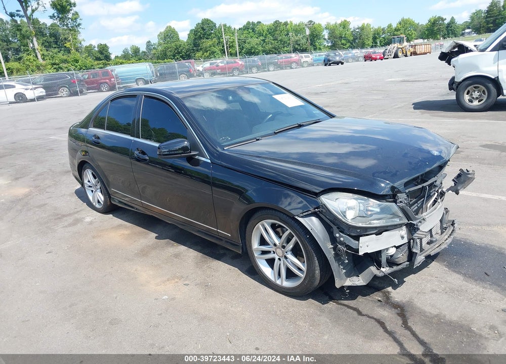 2013 MERCEDES-BENZ C 250 LUXURY/SPORT VIN: WDDGF4HB6DR269931