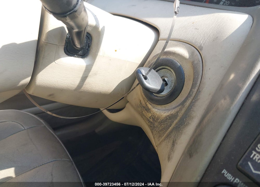 2002 TOYOTA AVALON XL VIN: 4T1BF28B72U205931