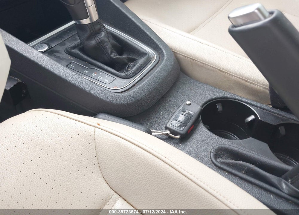 2017 VOLKSWAGEN JETTA 1.4T SE VIN: 3VWDB7AJ1HM279427