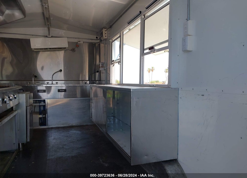 2023 MC.G CONCESSION FOOD TRAI VIN: 3M9BF1623PM054354
