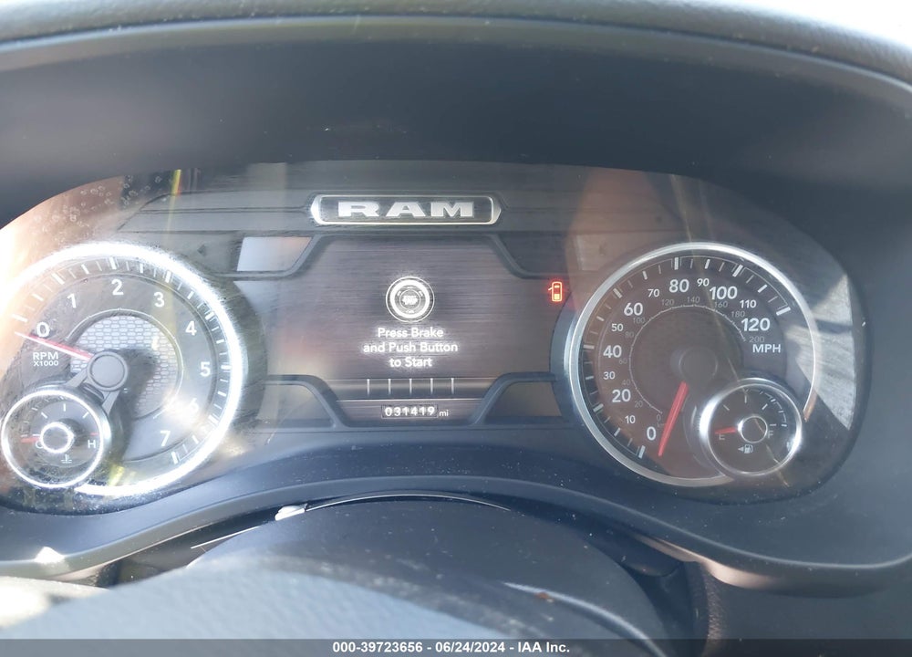 2022 RAM 1500 BIG HORN 4X4 5'7 BOX VIN: 1C6RRFFG6NN385067