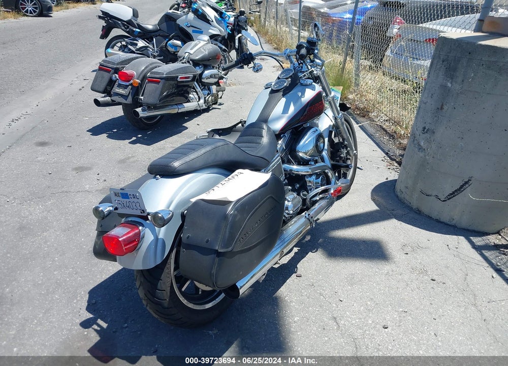 2015 HARLEY-DAVIDSON FXDL DYNA LOW RIDER VIN: 1HD1GNM39FC319212