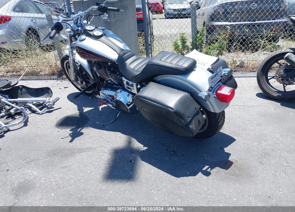 2015 HARLEY-DAVIDSON FXDL DYNA LOW RIDER VIN: 1HD1GNM39FC319212
