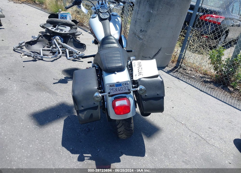 2015 HARLEY-DAVIDSON FXDL DYNA LOW RIDER VIN: 1HD1GNM39FC319212