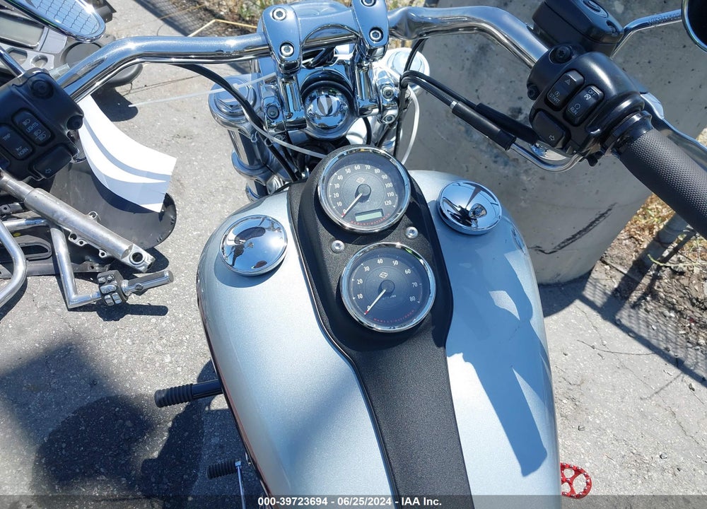 2015 HARLEY-DAVIDSON FXDL DYNA LOW RIDER VIN: 1HD1GNM39FC319212