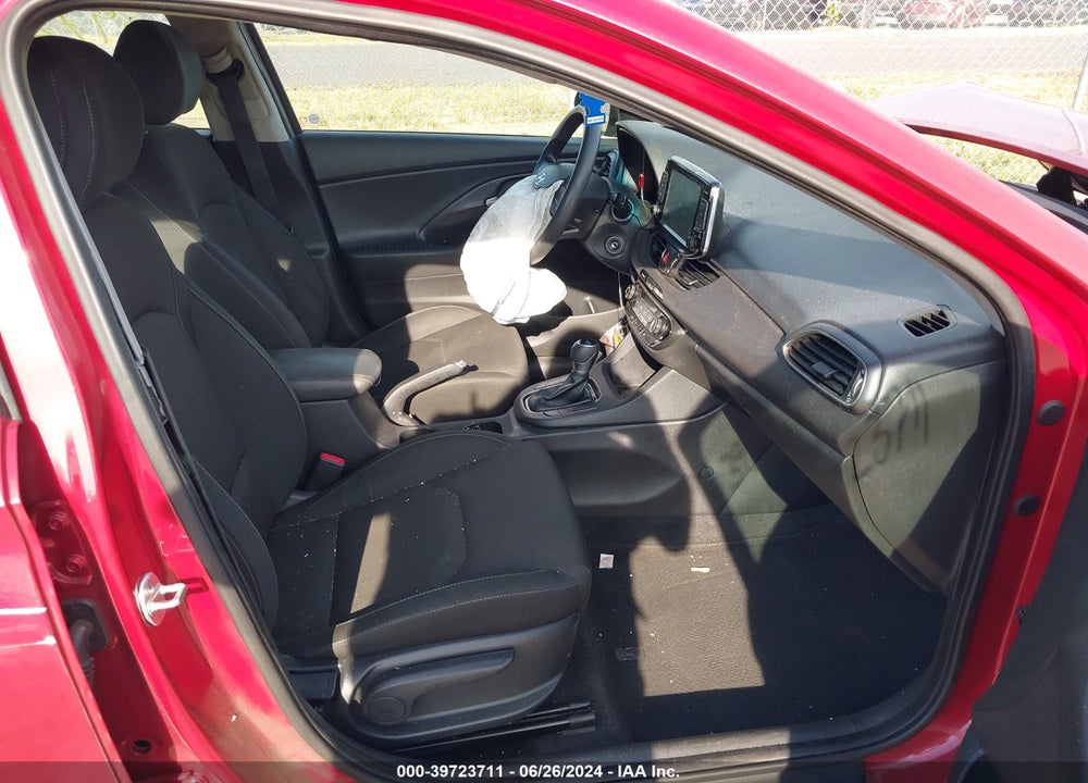 2018 HYUNDAI ELANTRA GT VIN: KMHH35LE3JU017301