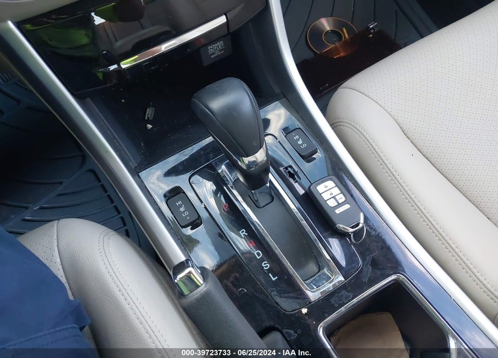 2016 HONDA ACCORD EX-L VIN: 1HGCR2F82GA204509