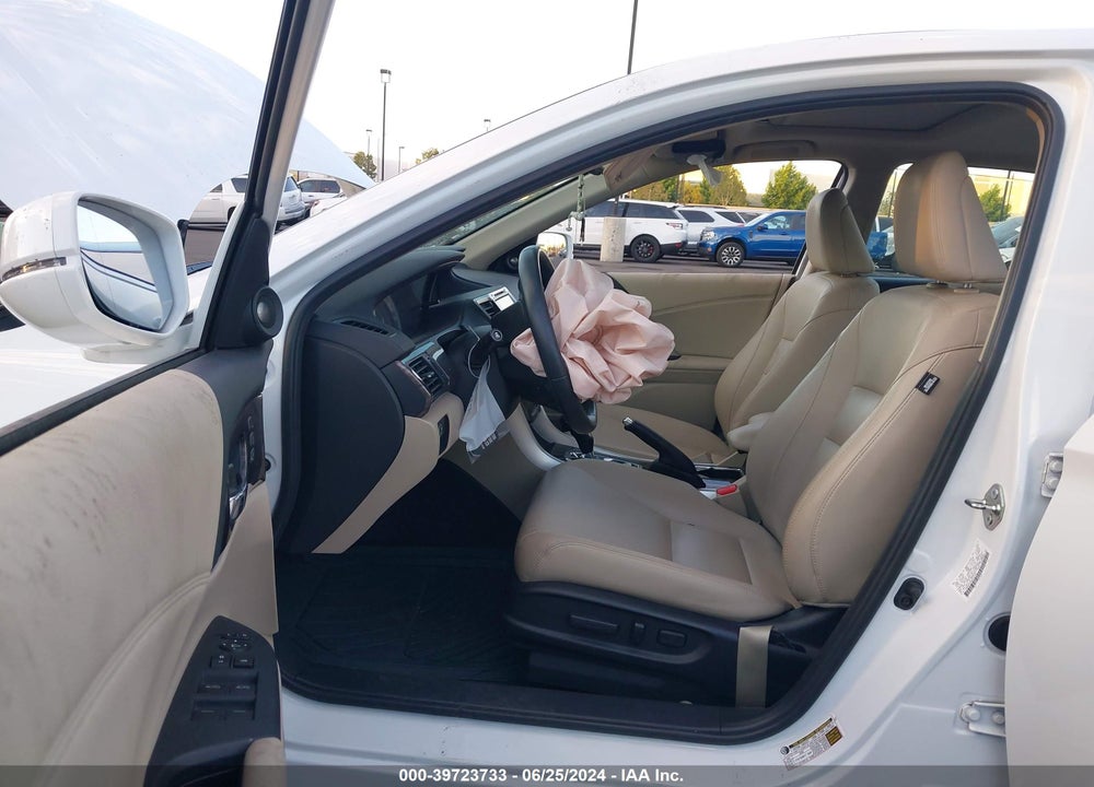 2016 HONDA ACCORD EX-L VIN: 1HGCR2F82GA204509