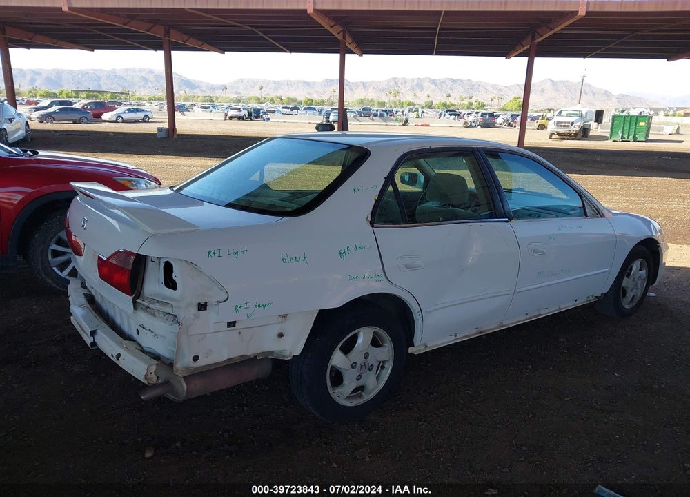 1999 HONDA ACCORD EX VIN: 1HGCG5556XA025758