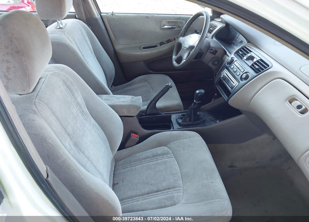1999 HONDA ACCORD EX VIN: 1HGCG5556XA025758