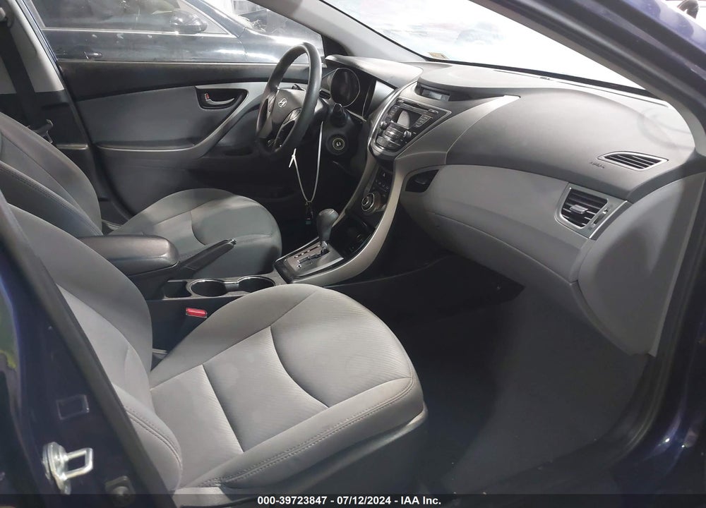 2013 HYUNDAI ELANTRA VIN: 5NPDH4AE8DH385988