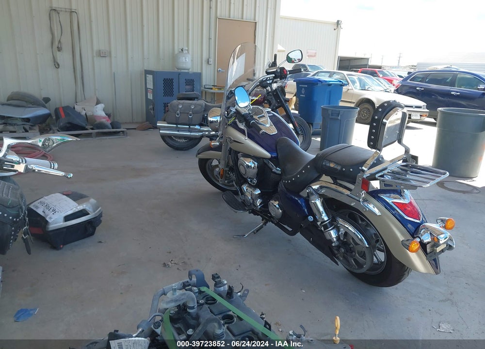 2009 KAWASAKI VN1700 G VIN: JKBVNRG199A000974