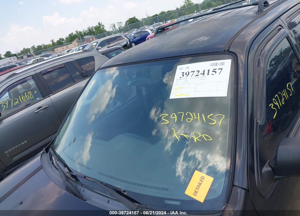 2004 FORD ESCAPE XLS VIN: 1FMYU92184KA29981