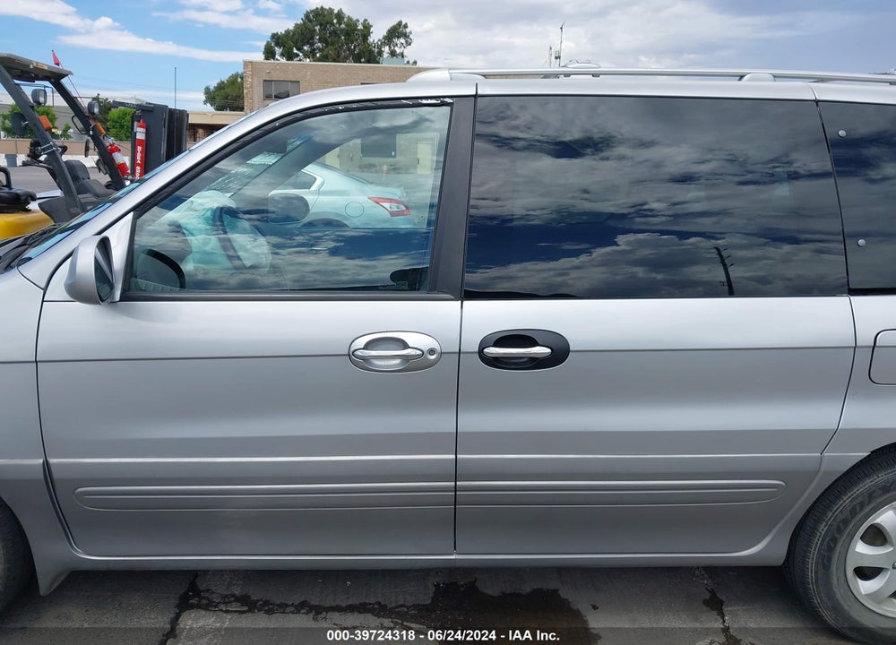 2004 KIA SEDONA EX/LX VIN: KNDUP131246515057