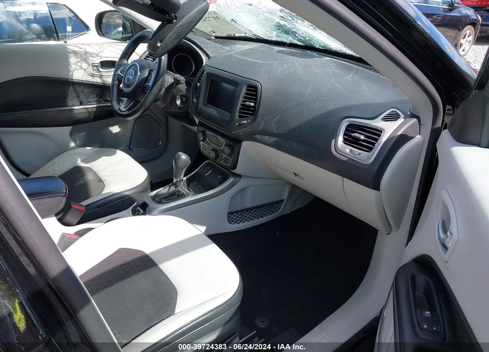 2018 JEEP COMPASS SUN AND WHEEL FWD VIN: 3C4NJCBB4JT460947