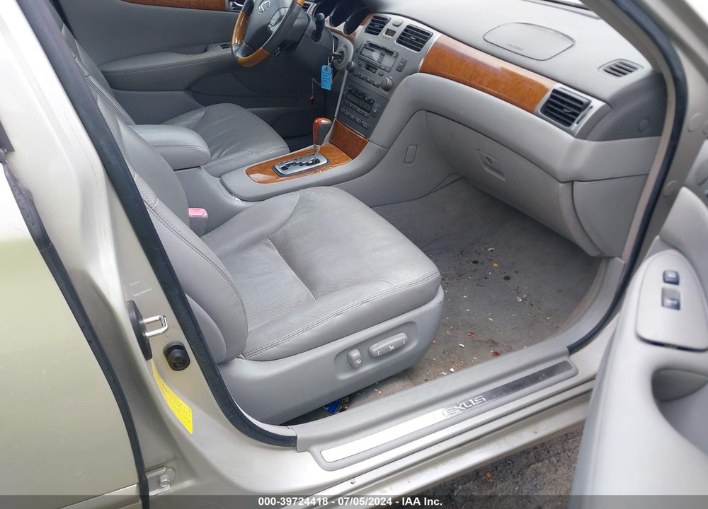 2005 LEXUS ES 330 VIN: JTHBA30G655134007