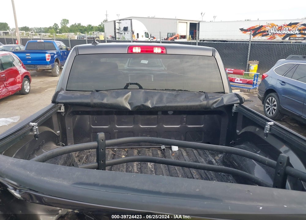2022 RAM 1500 CLASSIC SLT VIN: 1C6RR7LT5NS165685