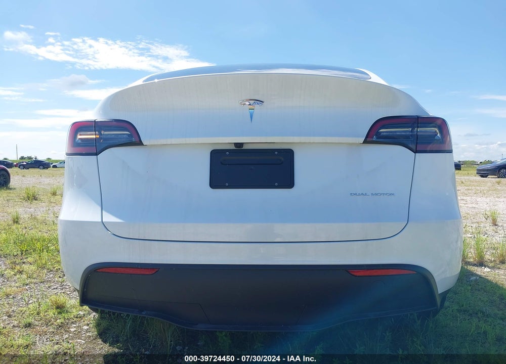 2024 TESLA MODEL Y LONG RANGE DUAL MOTOR ALL-WHEEL DRIVE VIN: 7SAYGDEE2RA282490