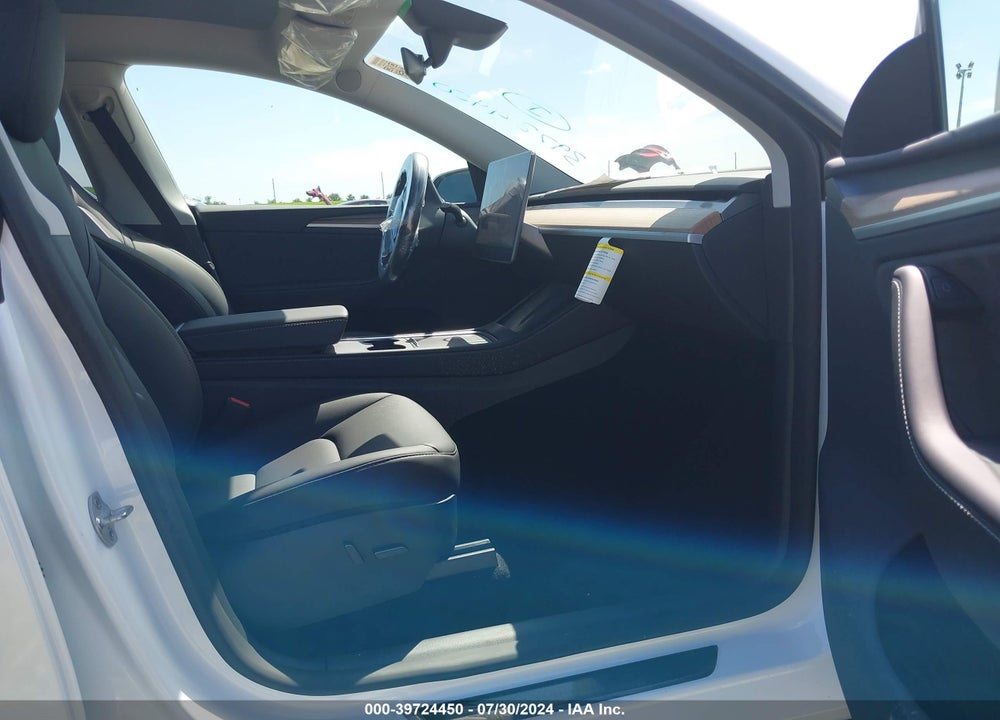 2024 TESLA MODEL Y LONG RANGE DUAL MOTOR ALL-WHEEL DRIVE VIN: 7SAYGDEE2RA282490