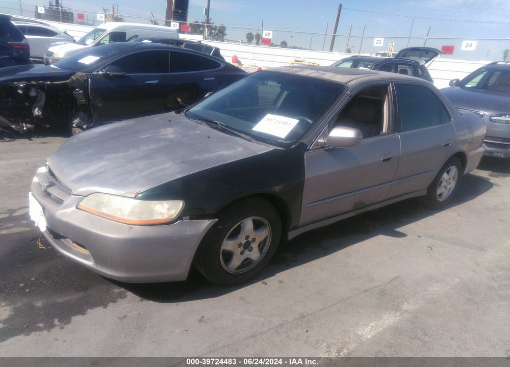 2000 HONDA ACCORD 3.0 EX VIN: 1HGCG1653YA075526
