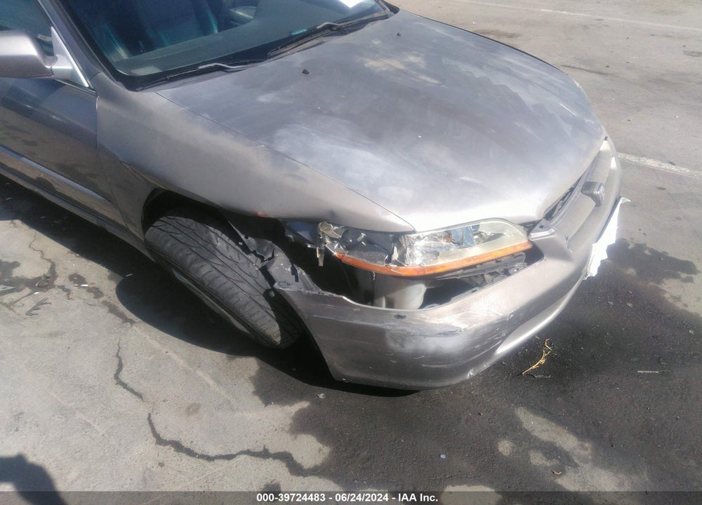 2000 HONDA ACCORD 3.0 EX VIN: 1HGCG1653YA075526