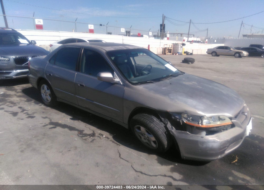 2000 HONDA ACCORD 3.0 EX VIN: 1HGCG1653YA075526