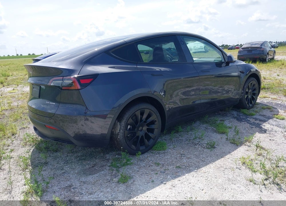 2024 TESLA MODEL Y LONG RANGE DUAL MOTOR ALL-WHEEL DRIVE VIN: 7SAYGDEE9RA293132