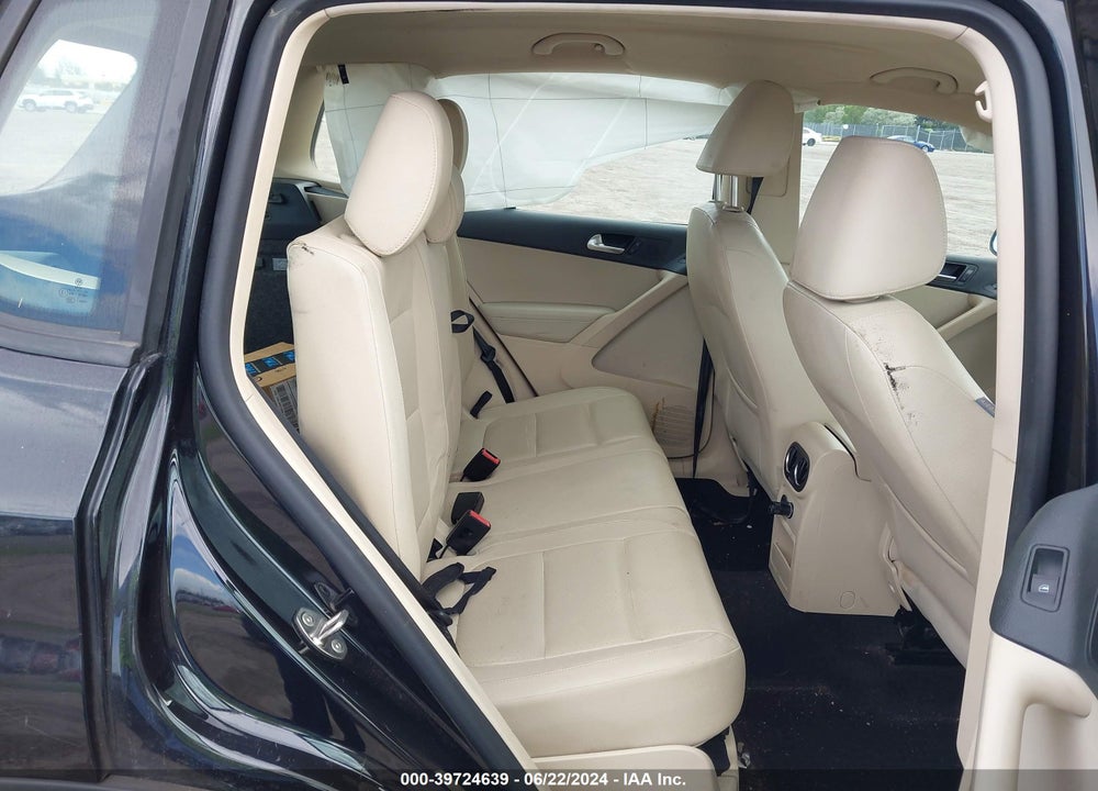 2016 VOLKSWAGEN TIGUAN S VIN: WVGAV7AX7GW603945