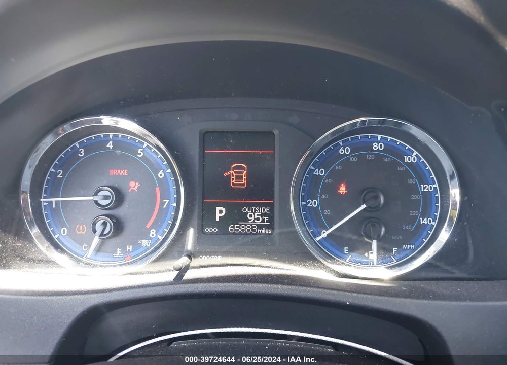 2018 TOYOTA COROLLA LE VIN: 2T1BURHE2JC970523