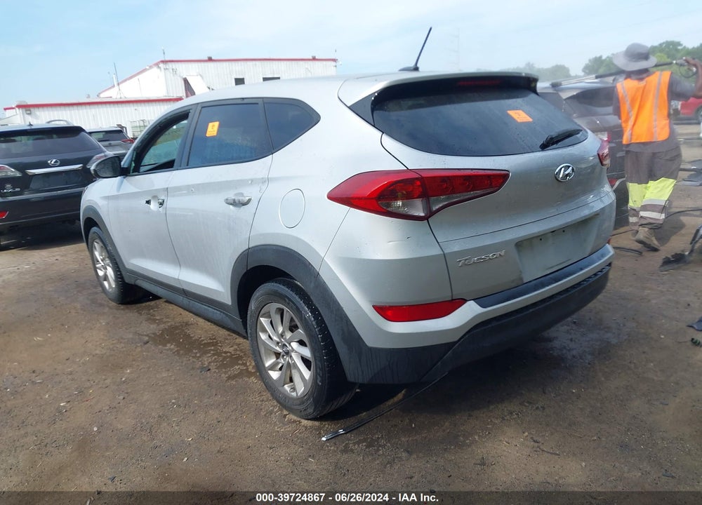 2017 HYUNDAI TUCSON SE VIN: KM8J23A4XHU469968