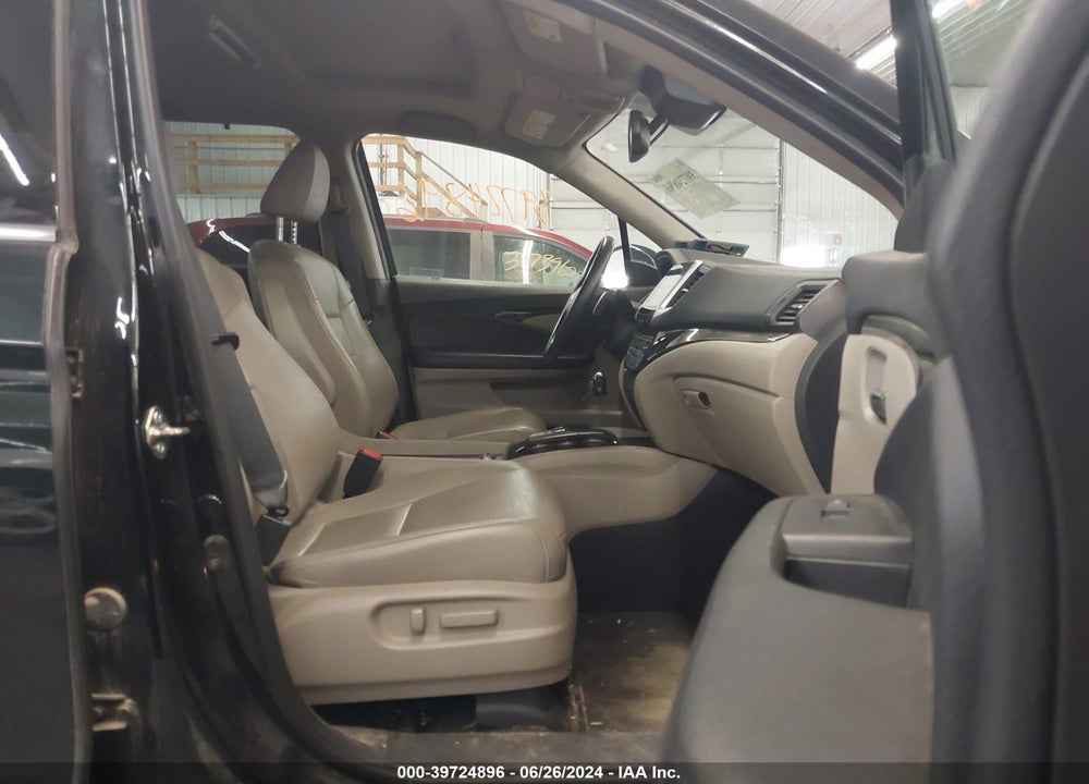 2017 HONDA PILOT TOURING VIN: 5FNYF6H99HB053722