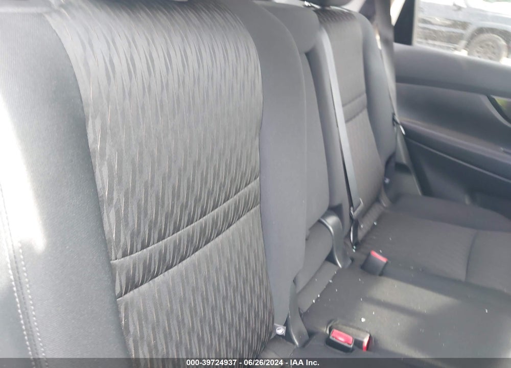 2017 NISSAN ROGUE S VIN: 5N1AT2MM2HC743172