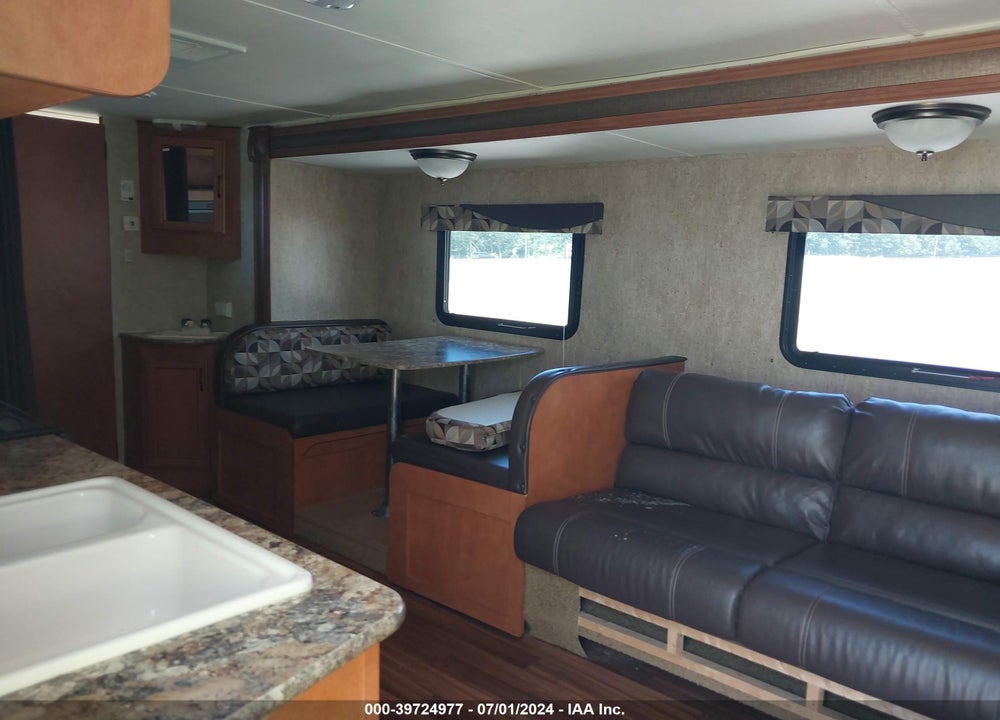 2015 GULFSTREAM STREAM 259 B VIN: 1NL1GTL23F1117096