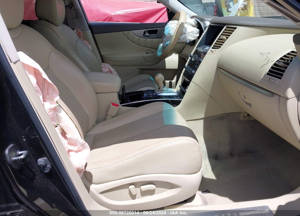 2014 INFINITI QX70 VIN: JN8CS1MU3EM452278