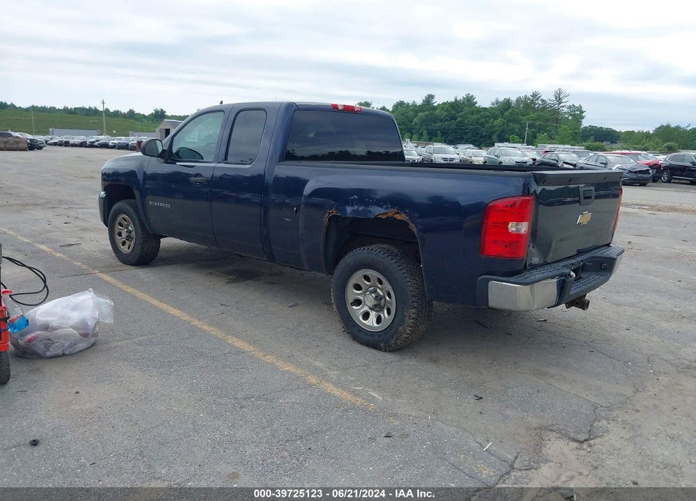 2011 CHEVROLET SILVERADO 1500 LS VIN: 1GCRKREAXBZ102055