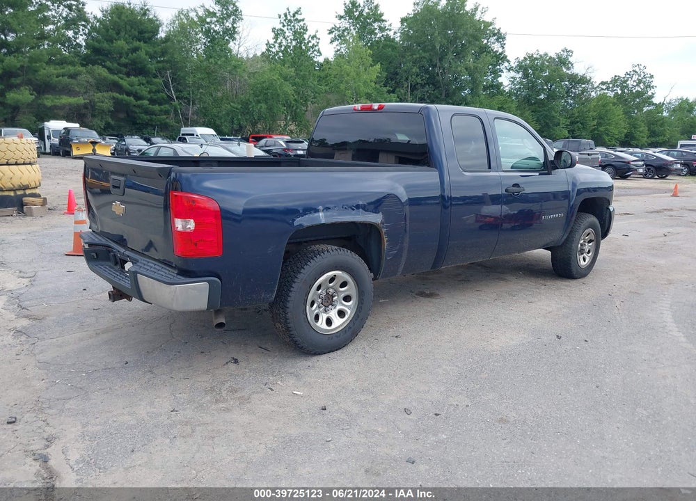 2011 CHEVROLET SILVERADO 1500 LS VIN: 1GCRKREAXBZ102055