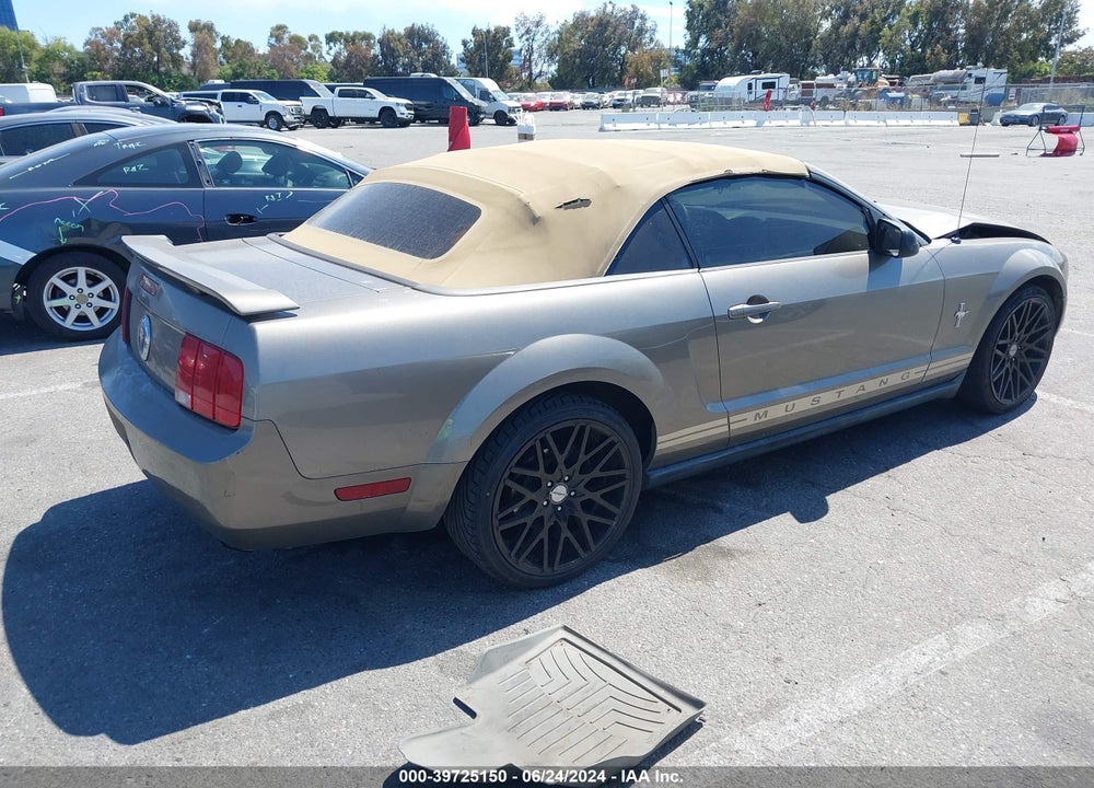 2005 FORD MUSTANG VIN: 1ZVFT84N255208099