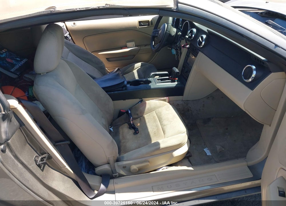2005 FORD MUSTANG VIN: 1ZVFT84N255208099