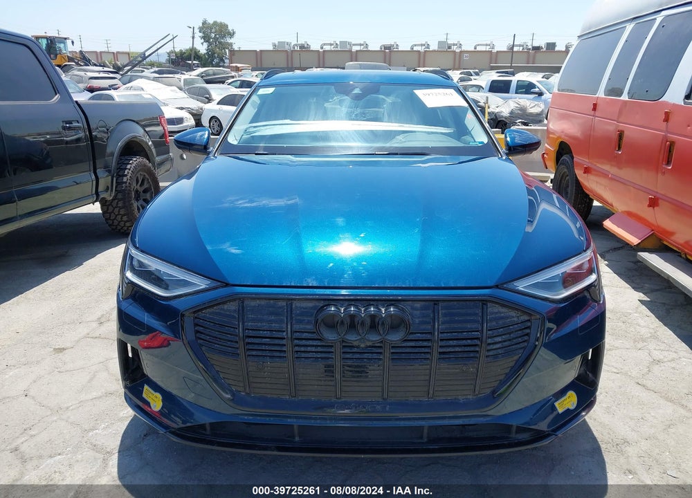 2022 AUDI E-TRON PREMIUM PLUS QUATTRO VIN: WA1LAAGE8NB009004