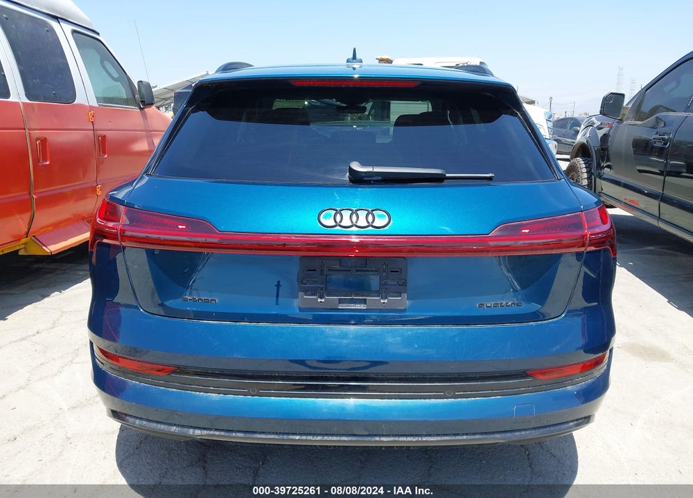 2022 AUDI E-TRON PREMIUM PLUS QUATTRO VIN: WA1LAAGE8NB009004