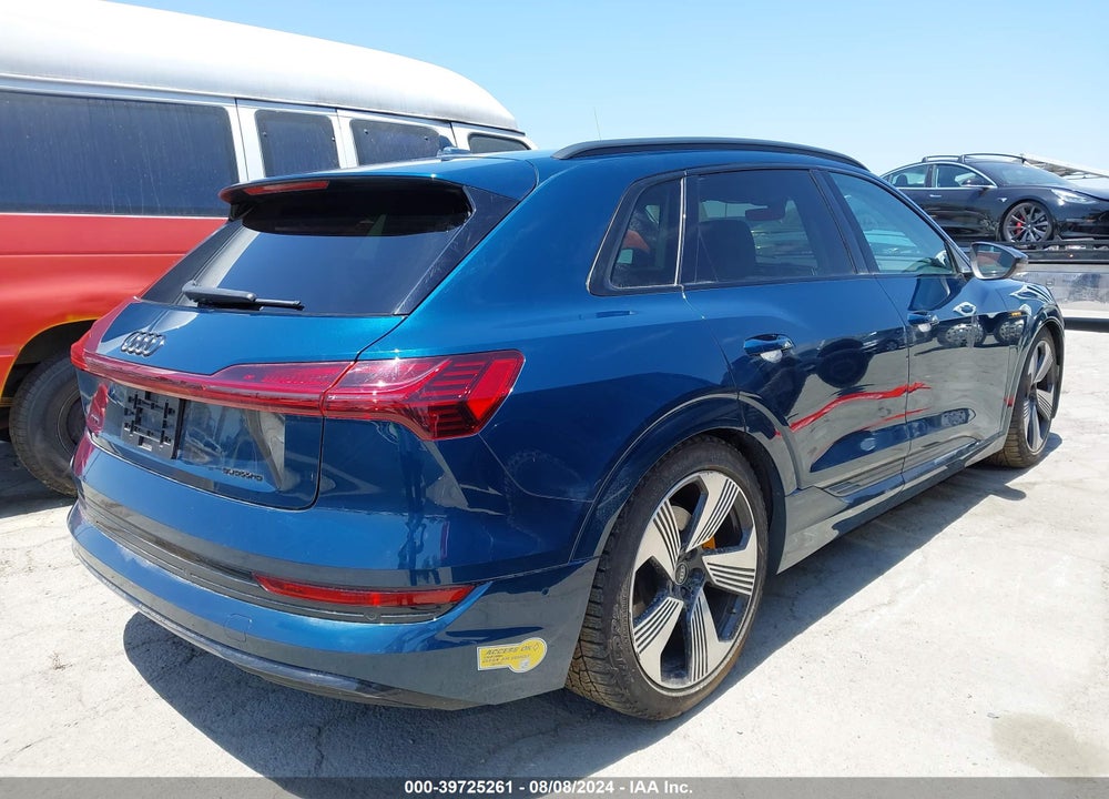 2022 AUDI E-TRON PREMIUM PLUS QUATTRO VIN: WA1LAAGE8NB009004