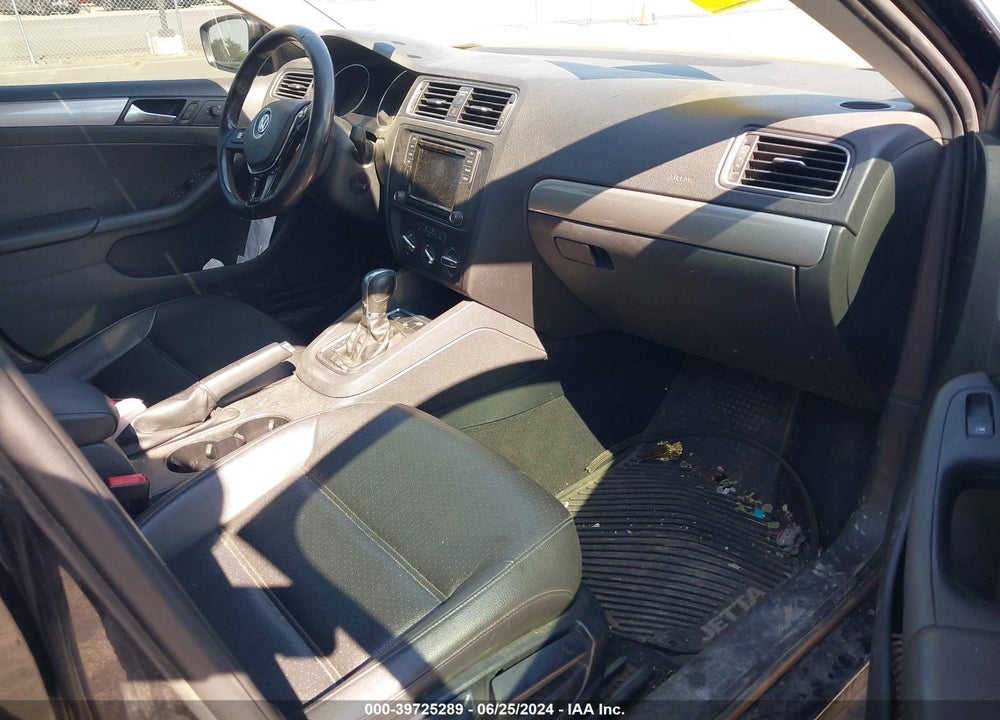 2017 VOLKSWAGEN JETTA 1.4T SE VIN: 3VWDB7AJ7HM349657