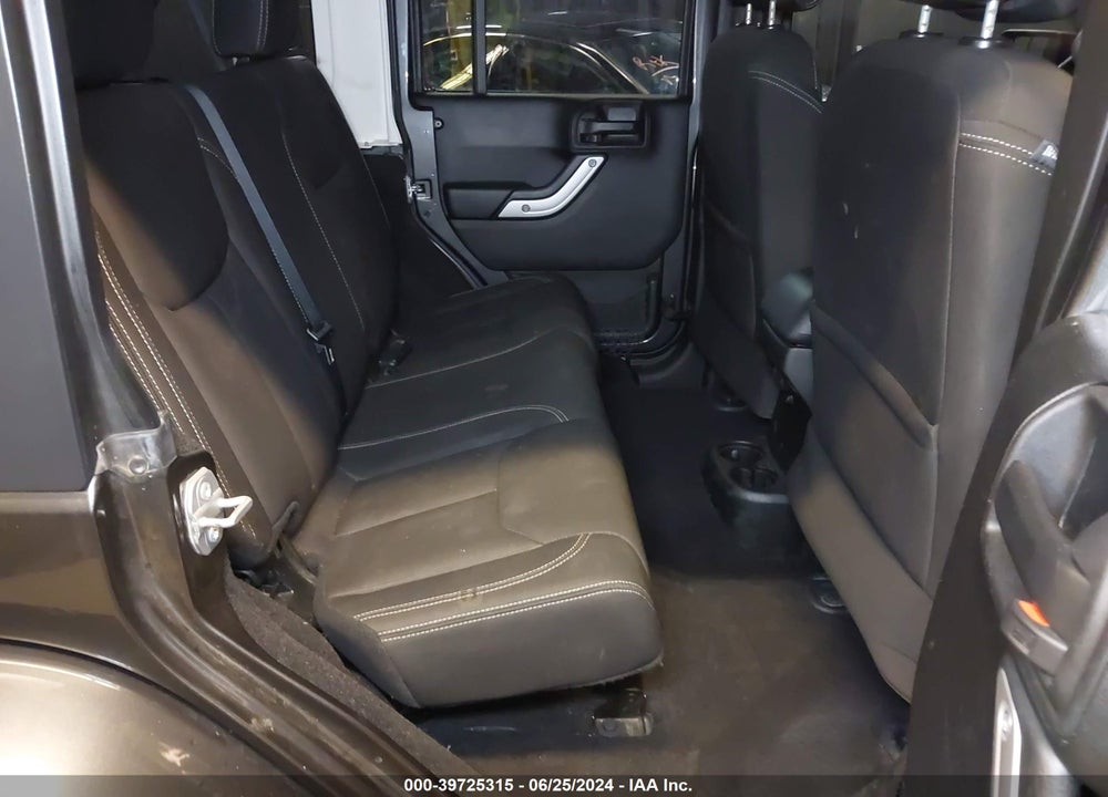 2016 JEEP WRANGLER UNLIMITED SAHARA VIN: 1C4HJWEG3GL347341