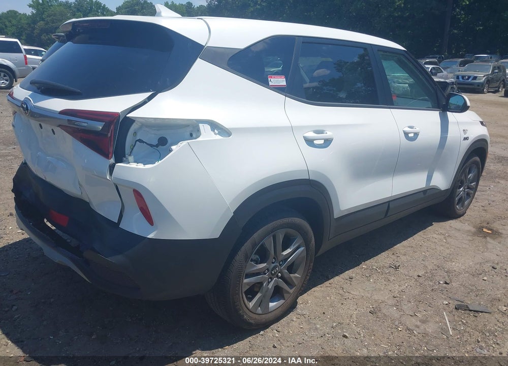 2021 KIA SELTOS LX VIN: KNDEPCAA8M7093602