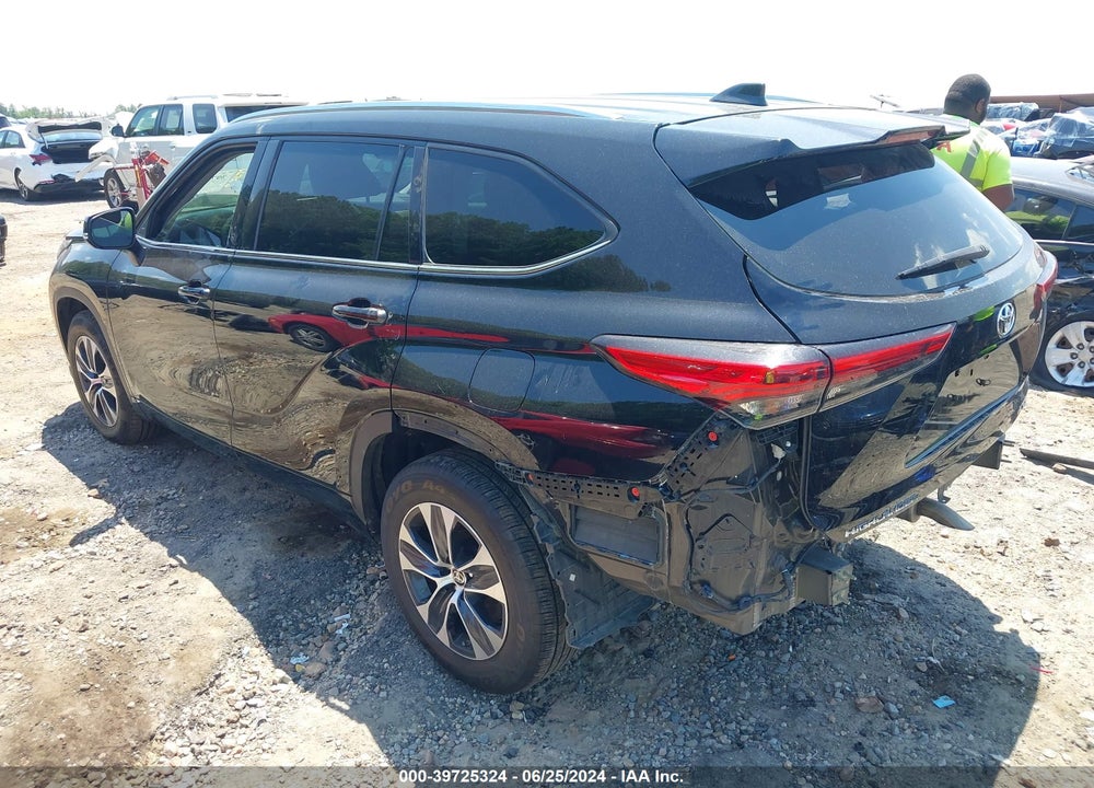 2021 TOYOTA HIGHLANDER XLE VIN: 5TDGZRAH4MS516152