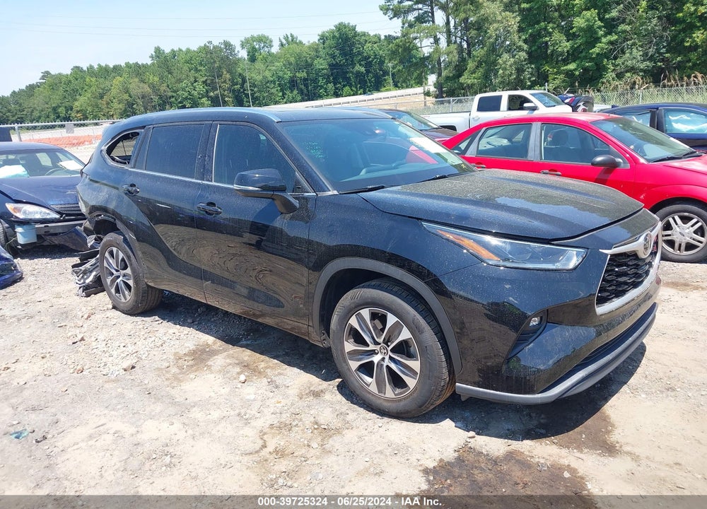 2021 TOYOTA HIGHLANDER XLE VIN: 5TDGZRAH4MS516152