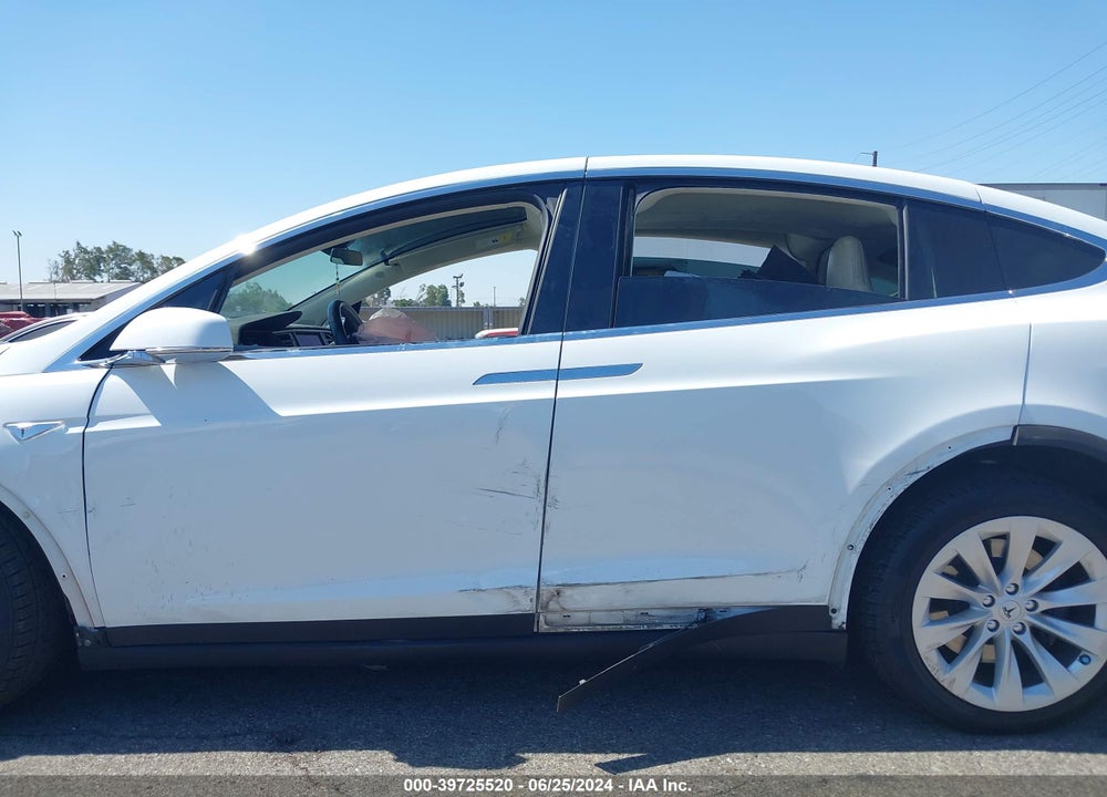 2016 TESLA MODEL X VIN: 5YJXCBE23GF012389