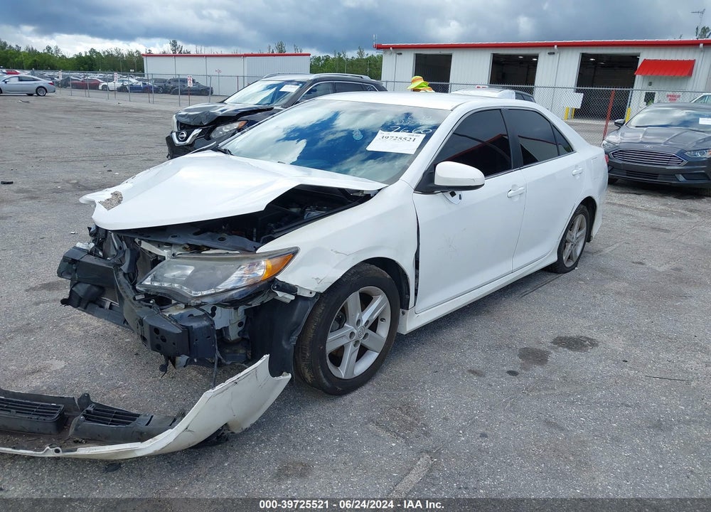 2014 TOYOTA CAMRY SE VIN: 4T1BF1FKXEU457660