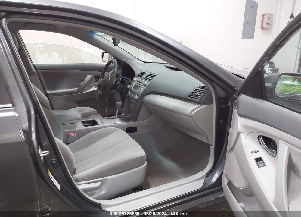 2008 TOYOTA CAMRY LE VIN: 4T4BE46K68R044455